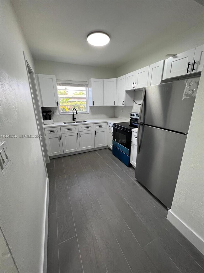 Foto del edificio - 2640 NE 215th St
