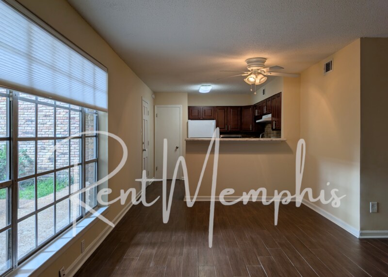 Foto principal - 358 E Pkwy N