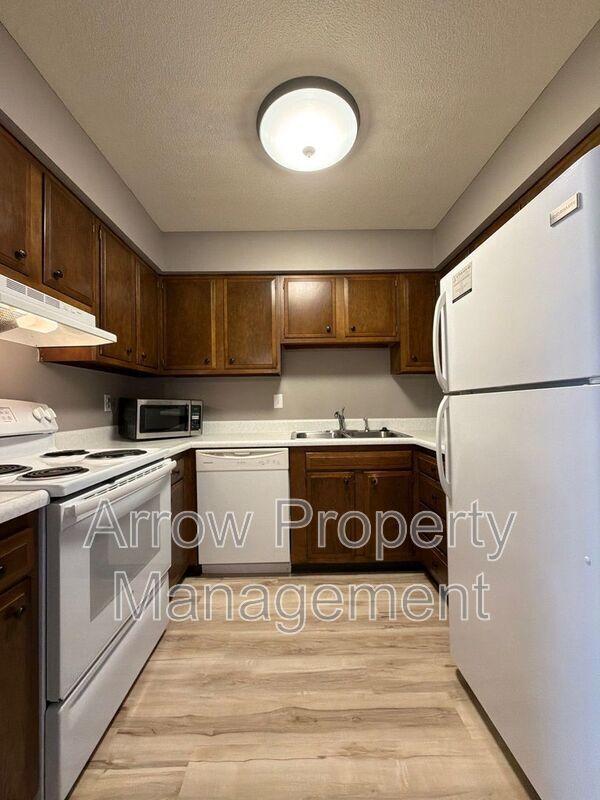 Building Photo - 3831 S 46th St