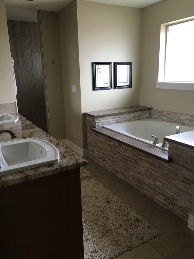 Foto del edificio - 3919 E Timbersaw Dr