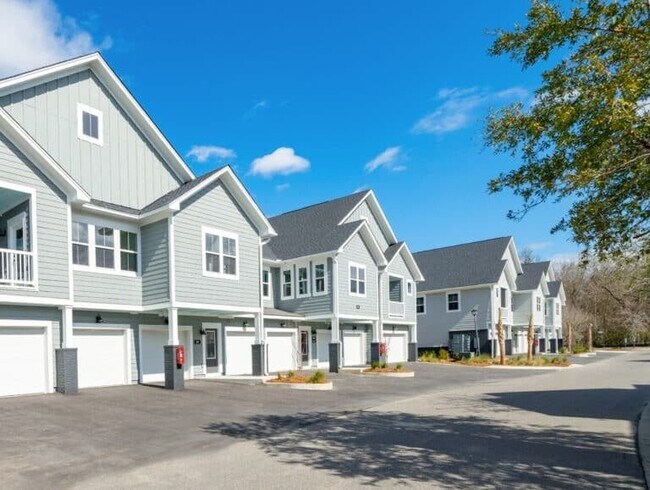 Interior Photo - Middleborough