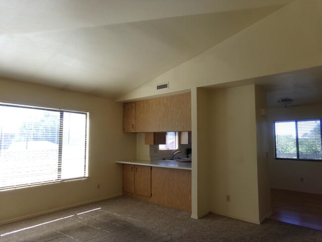 Building Photo - 330 S Alarcon St