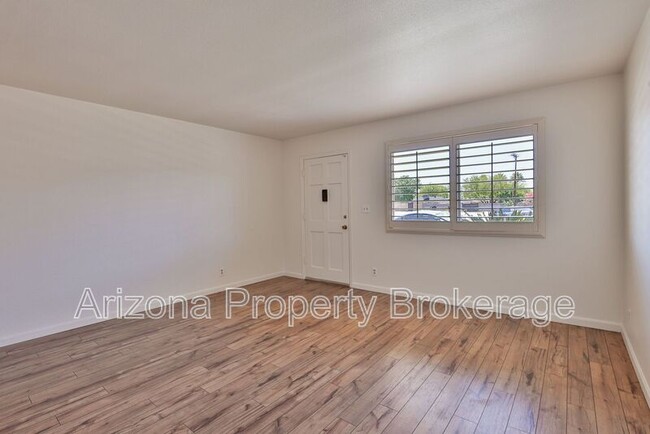 Foto del edificio - 3934 E Piccadilly Rd
