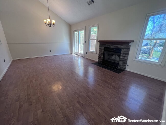 Building Photo - 1091 Appian Way