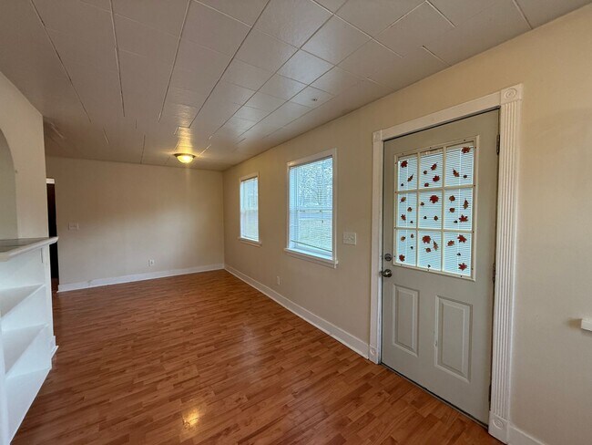 Building Photo - Charming 2-Bedroom Corner Lot Home in Cheney!