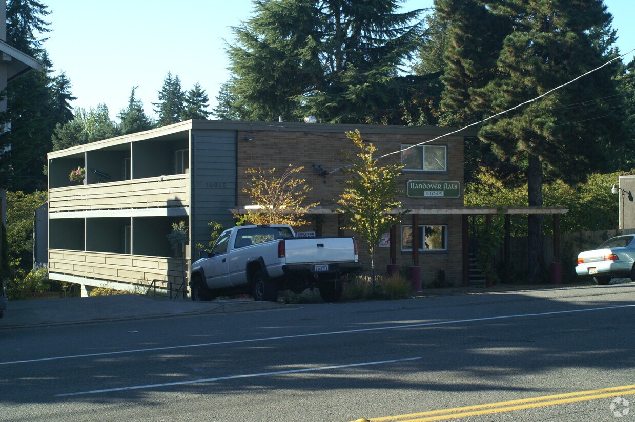 Building Photo - 14045 Greenwood Ave N