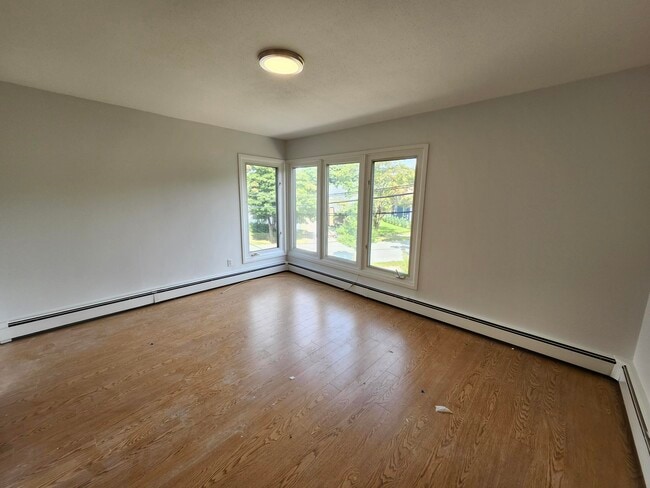 Photo du bâtiment - 84 Dufferin Ave