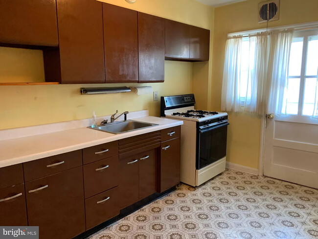 Foto del edificio - 1279 Cedarcroft Rd