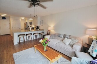 Building Photo - 1380 Hunters Rd