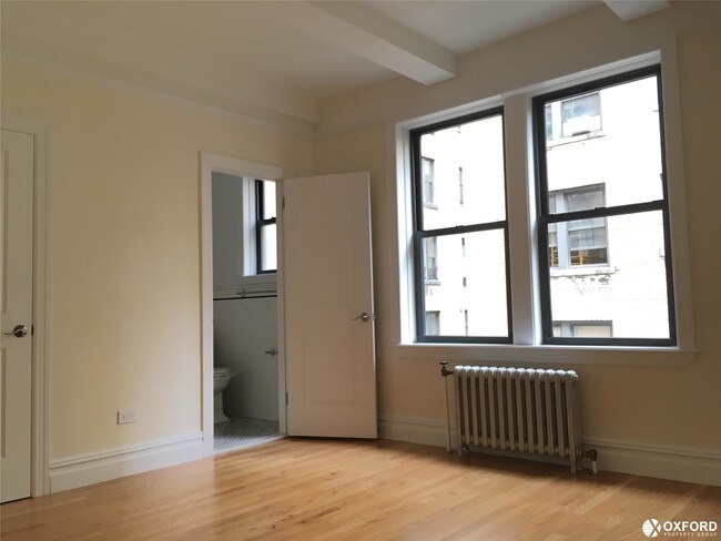 Building Photo - 115 E 92nd St