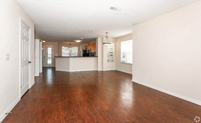 Foto del edificio - 5974 Lake Pointe Village Cir