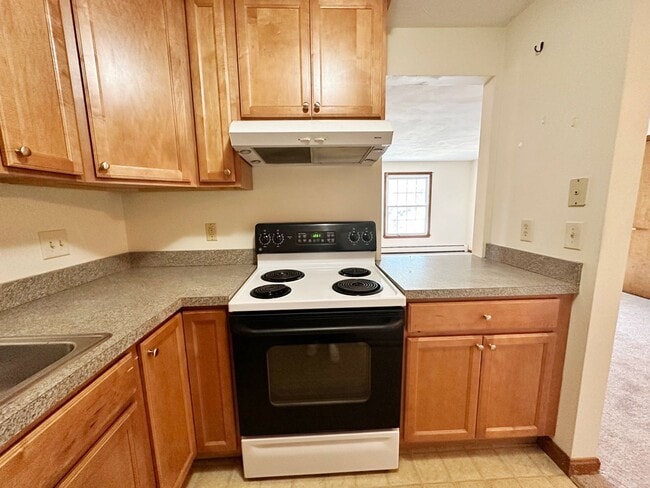 Building Photo - Holden: 2 Bed 1 Bath, Heat & Hot Water Inc...