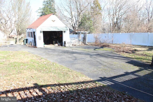 Foto del edificio - 217 Villanova Rd