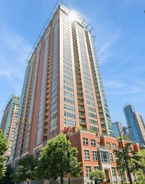 Building Photo - 415 E North Water St
