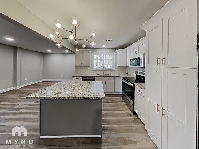 Building Photo - 2407 Ben Hill Rd