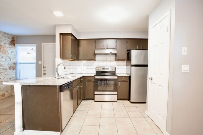 Building Photo - 4431 Whispering Valley Dr