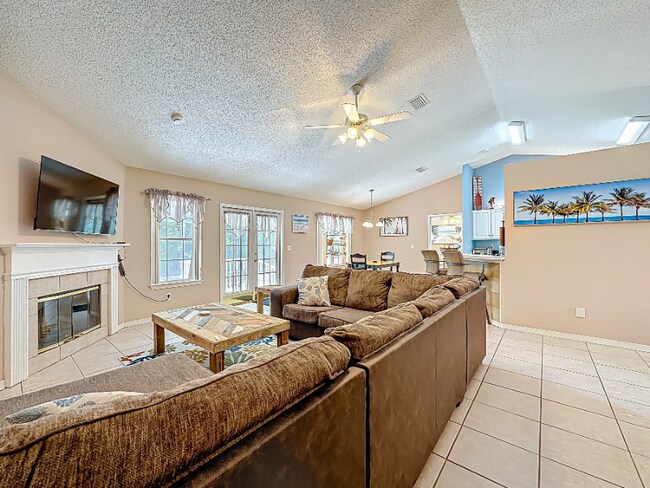 Building Photo - 2043 Eclipse Dr