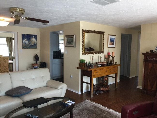 Building Photo - 5701 Elena Dr