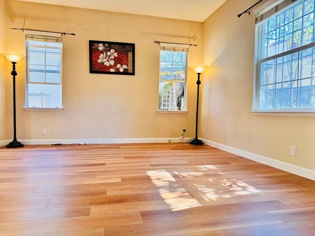 Foto del edificio - 2652 Basswood Dr