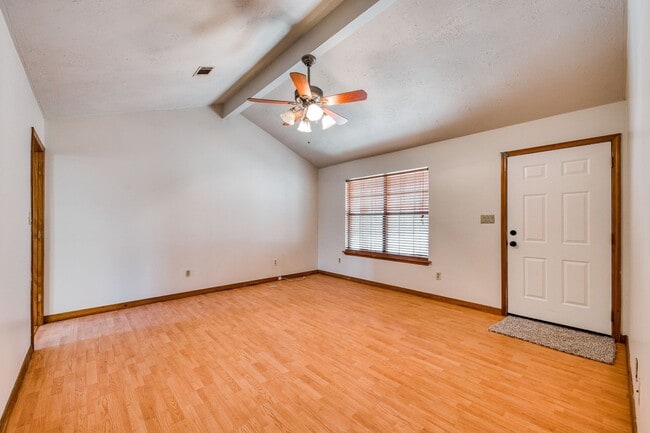 Building Photo - 36 Fox Trot