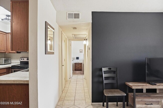 Foto del edificio - 1810 E Blacklidge Dr