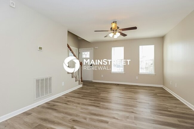 Building Photo - 3 Bedroom Pet-Friendly Home in ANTIOCH, TN with Main Street Renewal