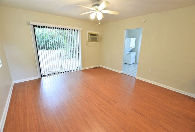 Building Photo - 1 br, 1 bath House - 2312 Formosa Ave