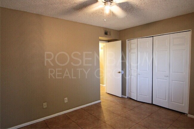 Foto del edificio - 6440 E Alder Ave