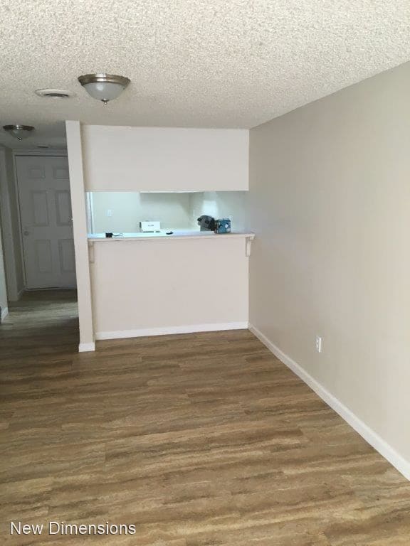 Building Photo - 2 br, 1.5 bath House - 859 Nutmeg Pl. #4