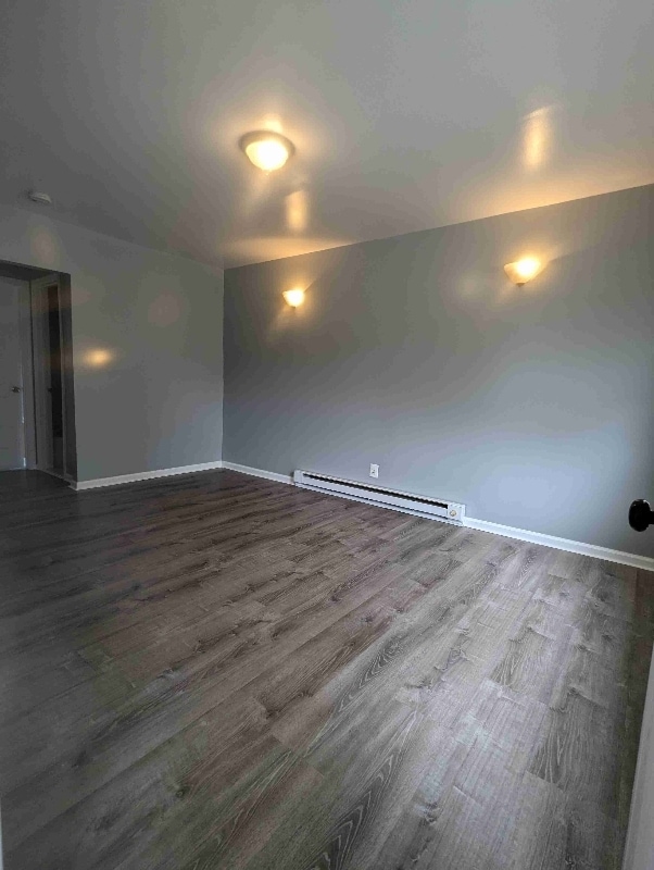 Building Photo - 807 Stoll St