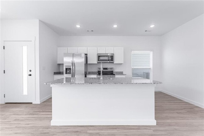 Building Photo - 940 Ventnor Ave