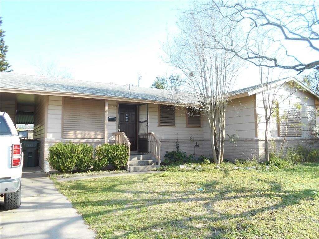 Primary Photo - 4702 Larkspur Ln