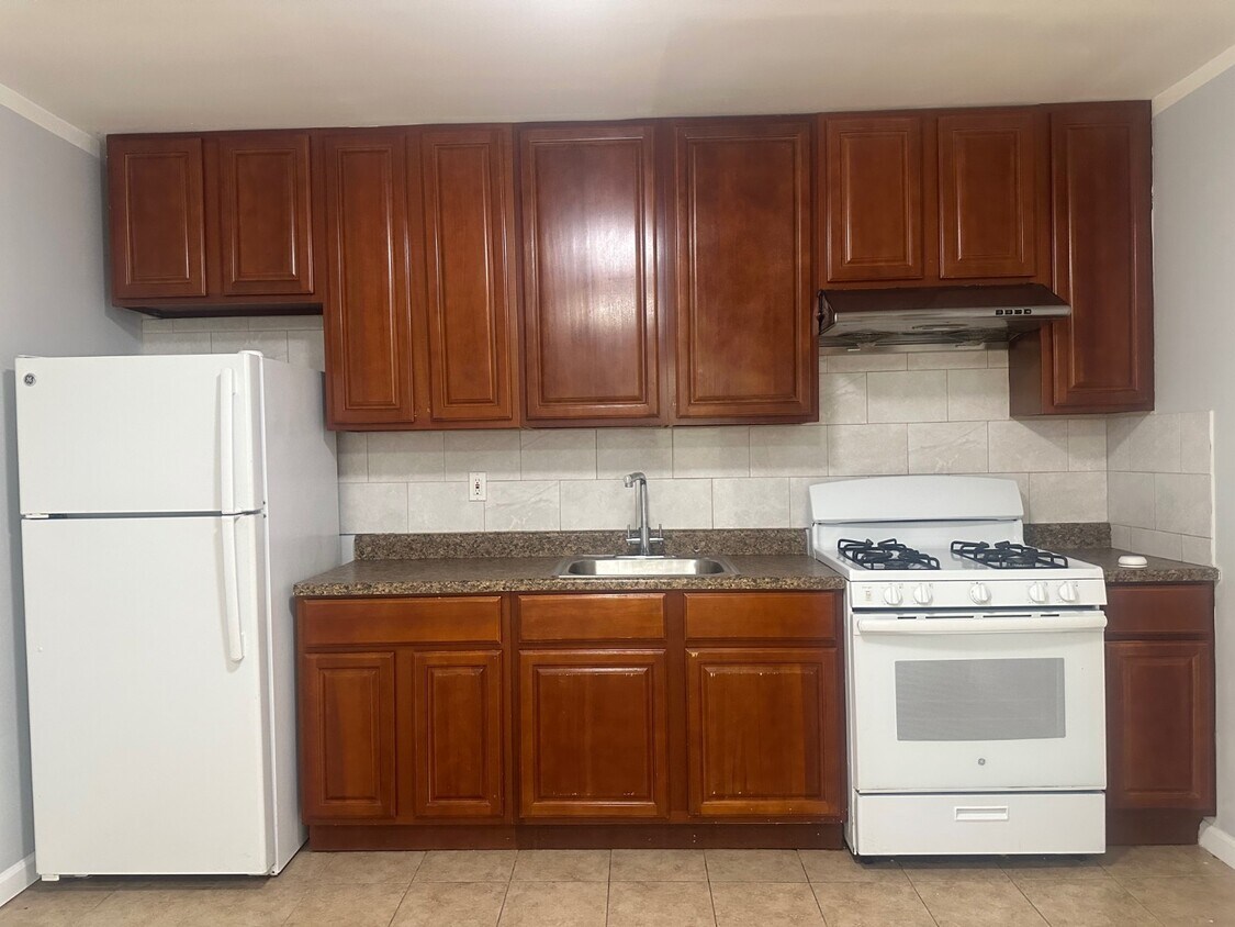 Foto principal - 1358 E 2nd St