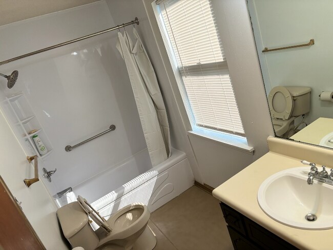 Building Photo - 2713 Fair Oak Ct