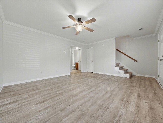 Building Photo - Knoxville 37912 - 2 bedroom 1.5 bath condo - call Jean Chung 865-386-1022