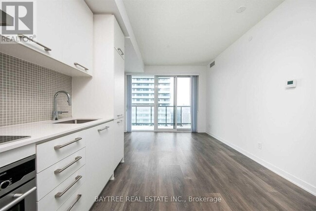 Building Photo - 87 Peter St