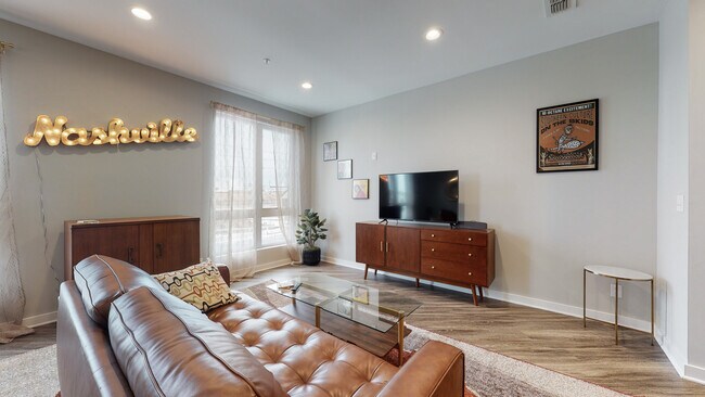 Foto del edificio - 5403 Centennial Blvd