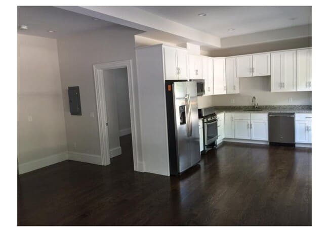 Foto del edificio - 2044 Beacon St