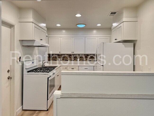 Foto del edificio - 631 Colorado Ave