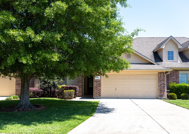 Front of home - 488 Harbor Oaks Dr