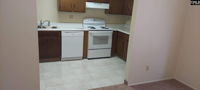 Building Photo - 1100 Skyland Dr