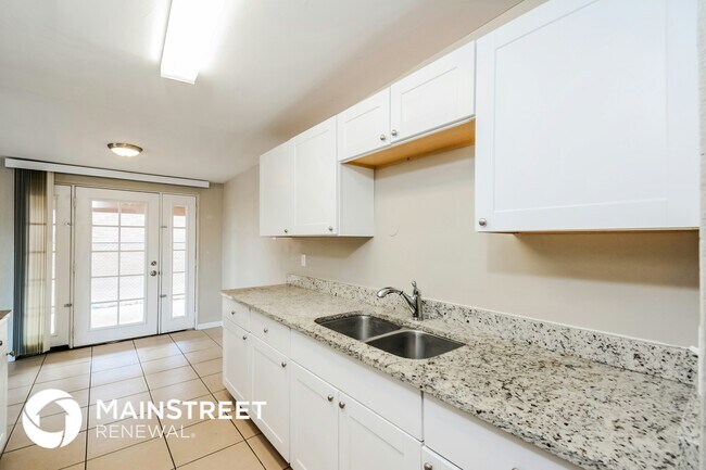 Building Photo - 333 Inez Dr