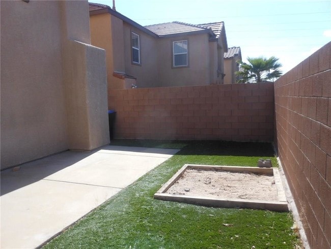 Foto del edificio - 982 Ashford Hollow Ave