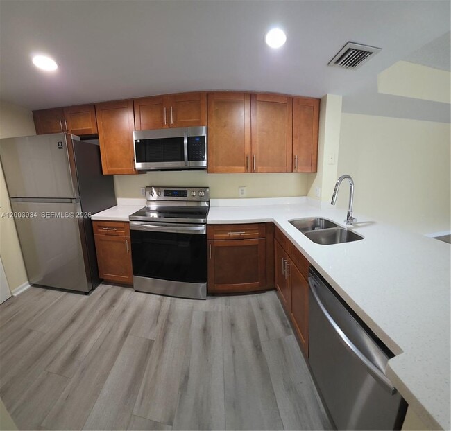 Foto del edificio - 5051 Wiles Rd