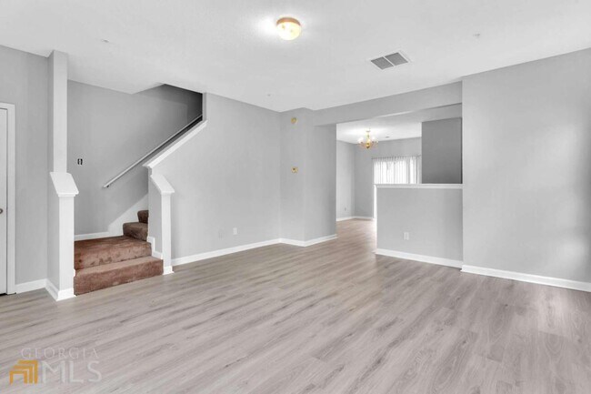 Foto del edificio - 2843 Laurel Ridge Cir