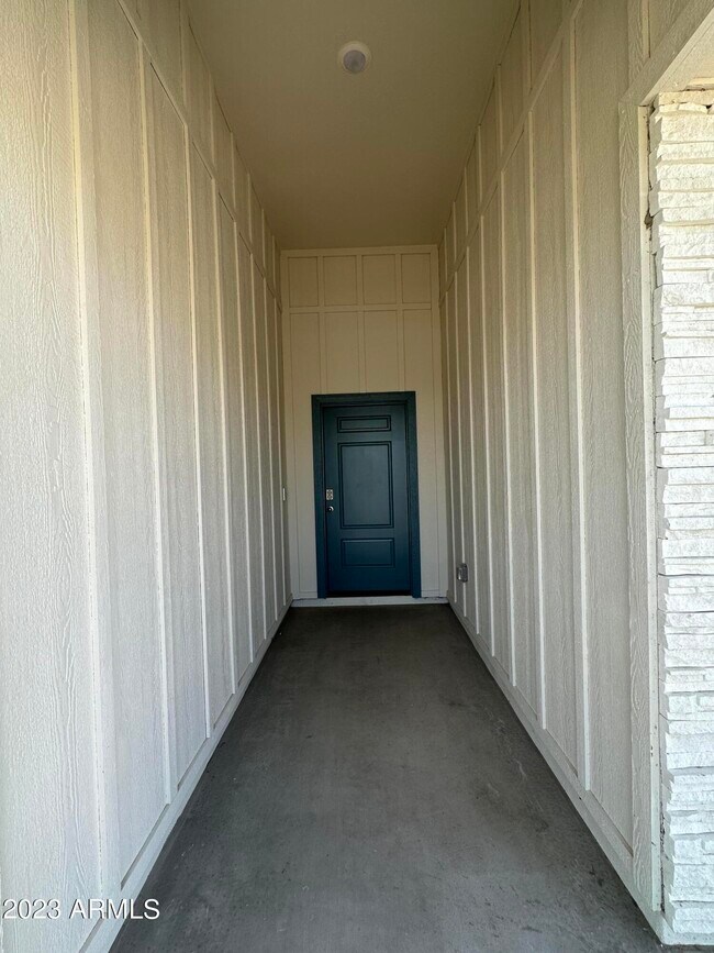 Building Photo - 1128 E Horro Rd