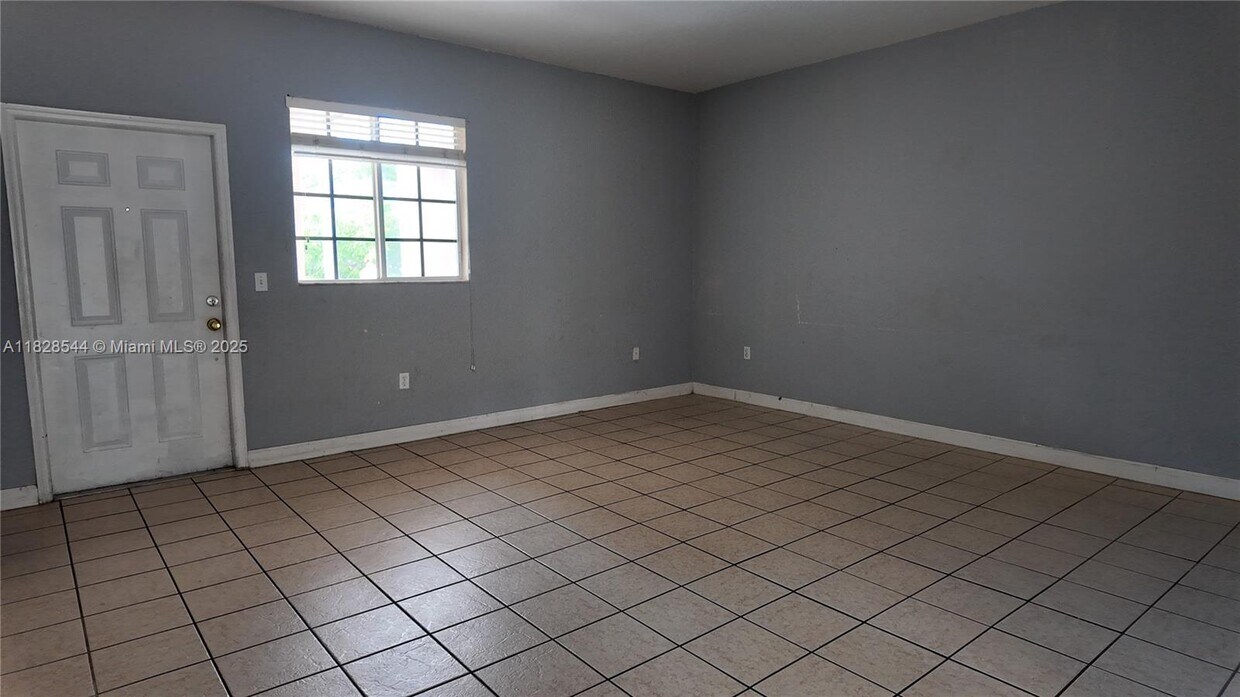Foto principal - 374 NE 26th Ave