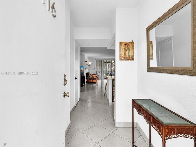 Foto del edificio - 1770 NE 191st St