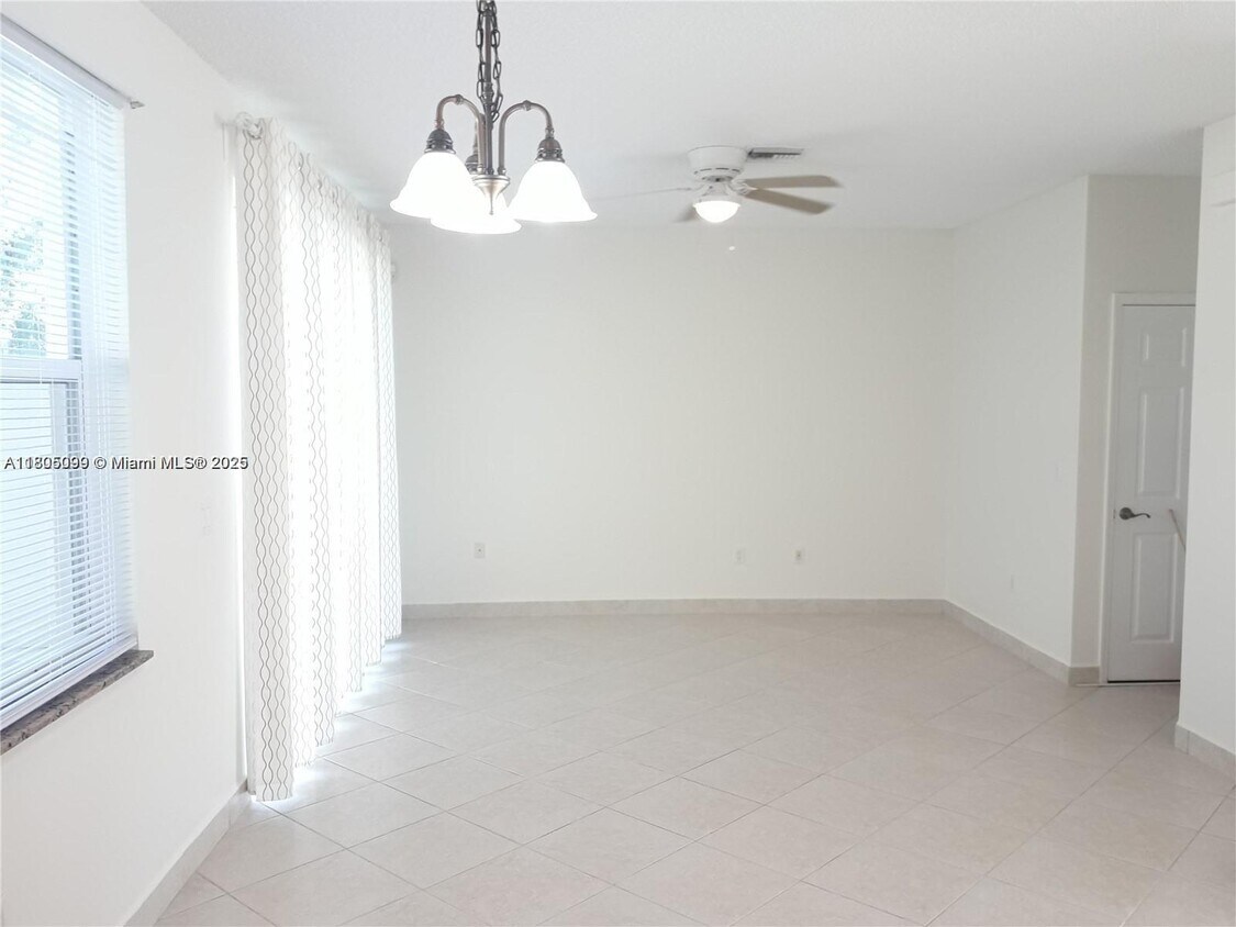 Foto del edificio - 1268 NW 159th Ave