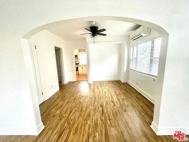 Foto del edificio - 2102 S Harcourt Ave